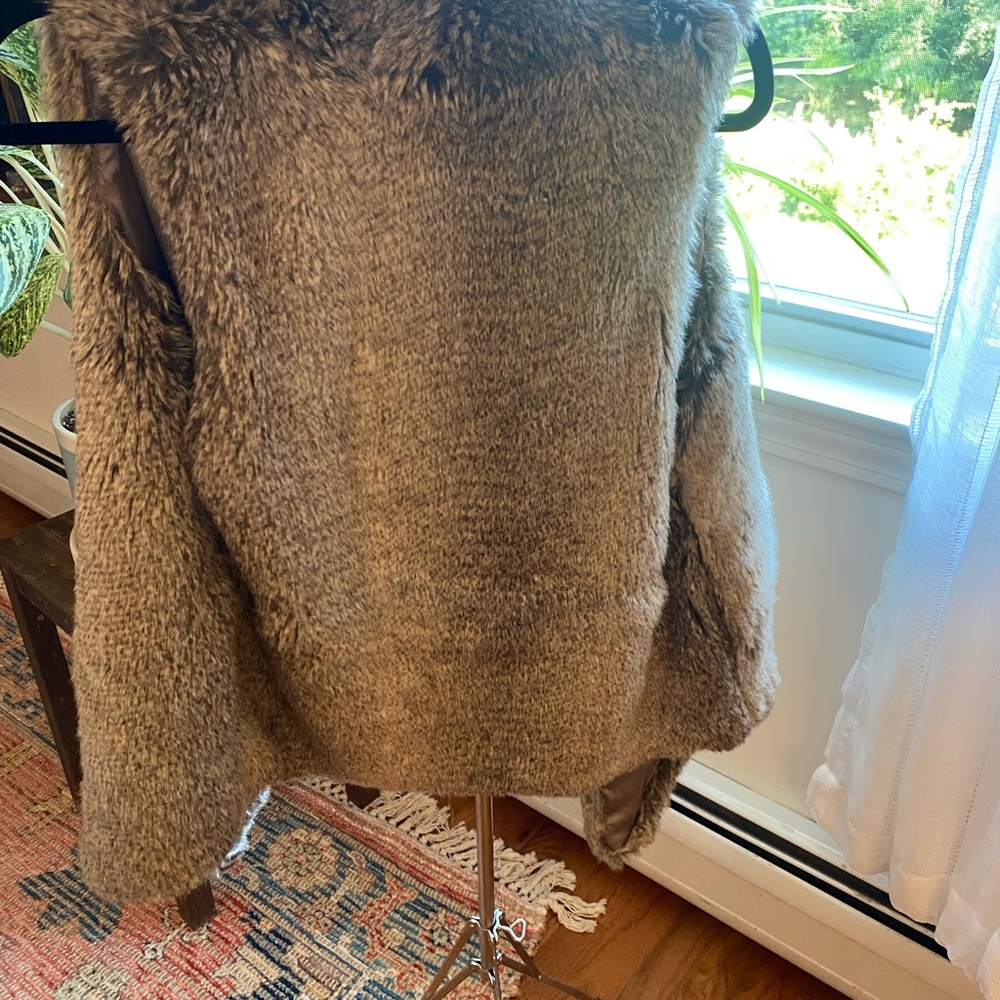 Tart Collections Ultra-Realistic Faux Mink Vest - Picture 2 of 5